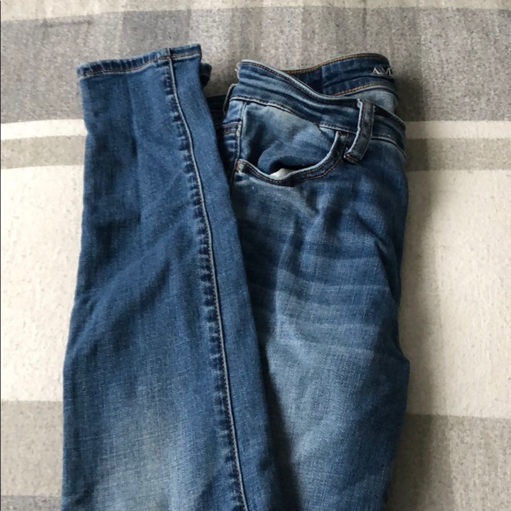 medium washed AE skinny jeans